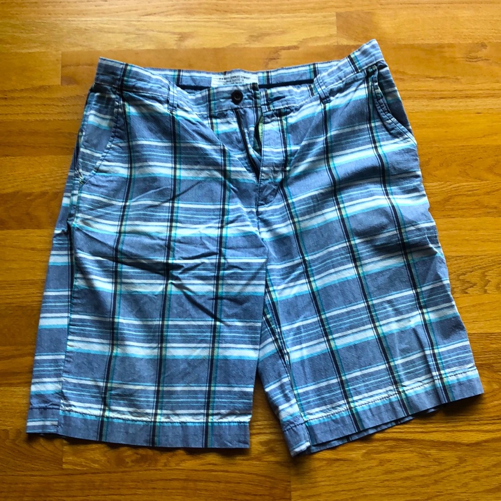 Men’s “Old Navy” striped shorts (size 34)
